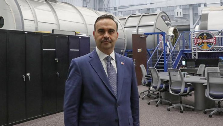 Bakan Kacır NASA’nın uzay merkezini ziyaret etti