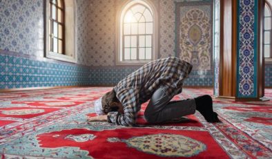 Bayram namazı nasıl kılınır, kaç rekat? Ramazan Bayramı namazı ne zaman kılınır, farz mı, sünnet mi? İşte Diyanet’in bayram namazı kılınış bilgileri