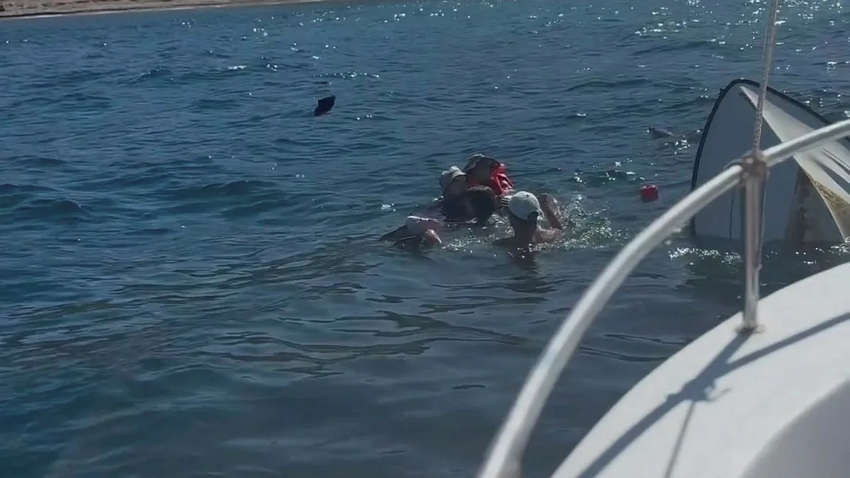 Balıkesir Gömeç’teki teknede can pazarı! Sulara gömüldü: Panik anları böyle görüntülendi