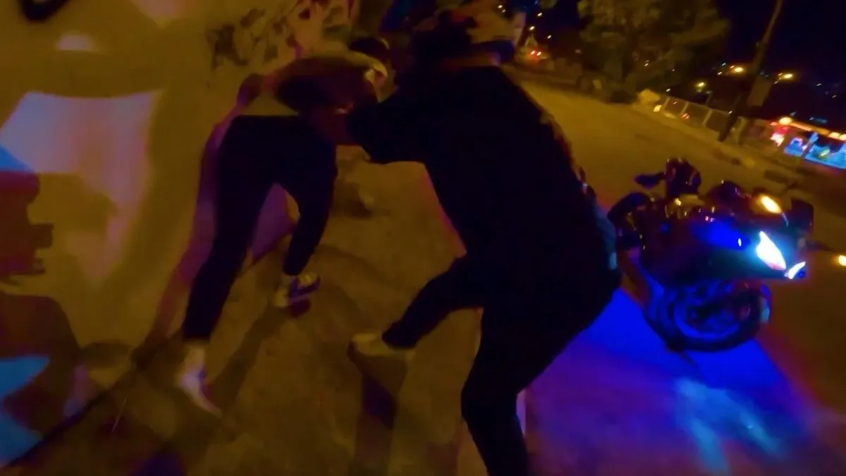 İzmir’de önce hırsıza yardım etti, sonra polise teslim etti!