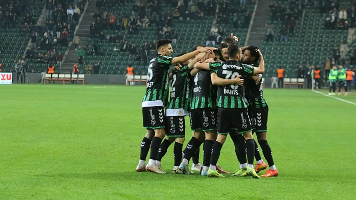 Kocaelispor, evinde Adanaspor’u 2 golle geçti!
