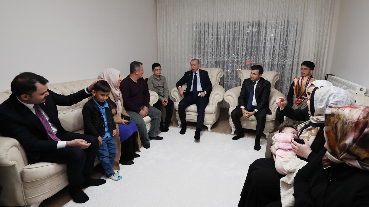 Yeni konutlarına kavuşan depremzede aileden Cumhurbaşkanı Erdoğan’a teşekkür