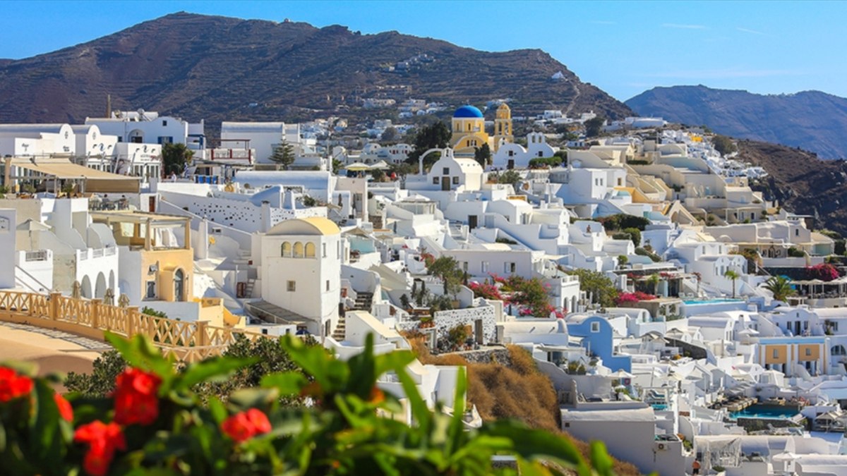 Yunanistan Santorini Adası’ndaki sismik hareketlilik, eğitime 1 gün ara verdirdi